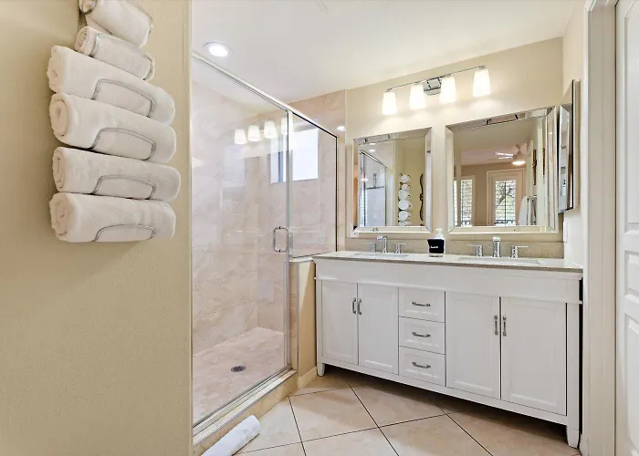 Holiday home Lux Pool, Jacuzzi, Gym & Golf Access *