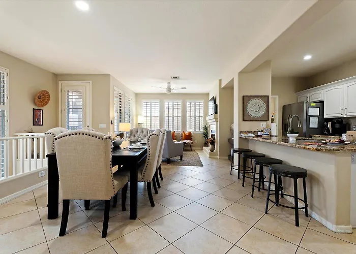 Holiday home Lux Pool, Jacuzzi, Gym & Golf Access *