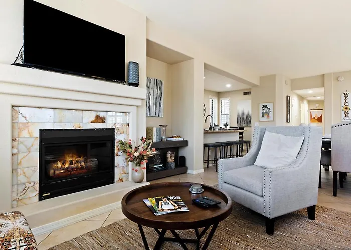 Lux Pool, Jacuzzi, Gym & Golf Access Scottsdale